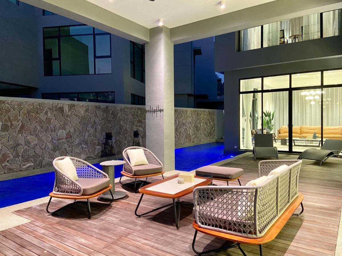 Molly Luxury Private Pool Bungalow茉莉的家豪华私人泳池别墅 بانتايْ تْشينانغ المظهر الخارجي الصورة
