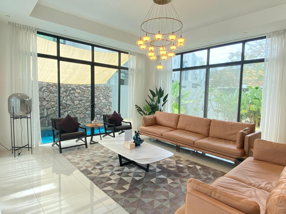 Molly Luxury Private Pool Bungalow茉莉的家豪华私人泳池别墅 بانتايْ تْشينانغ المظهر الخارجي الصورة